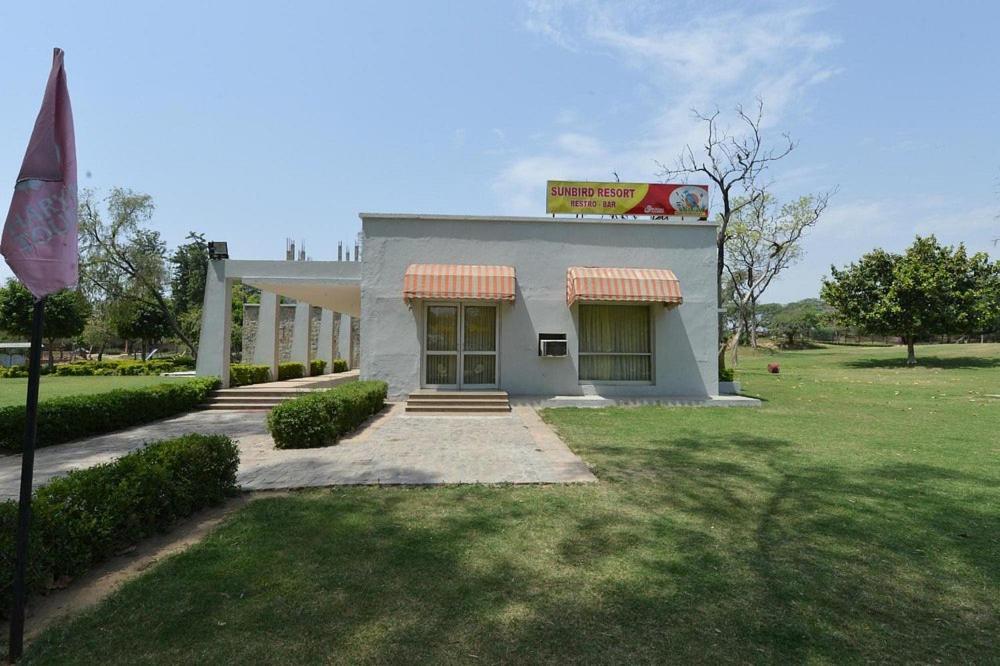 Sunbird Tourist Resort 파리다바드 외부 사진